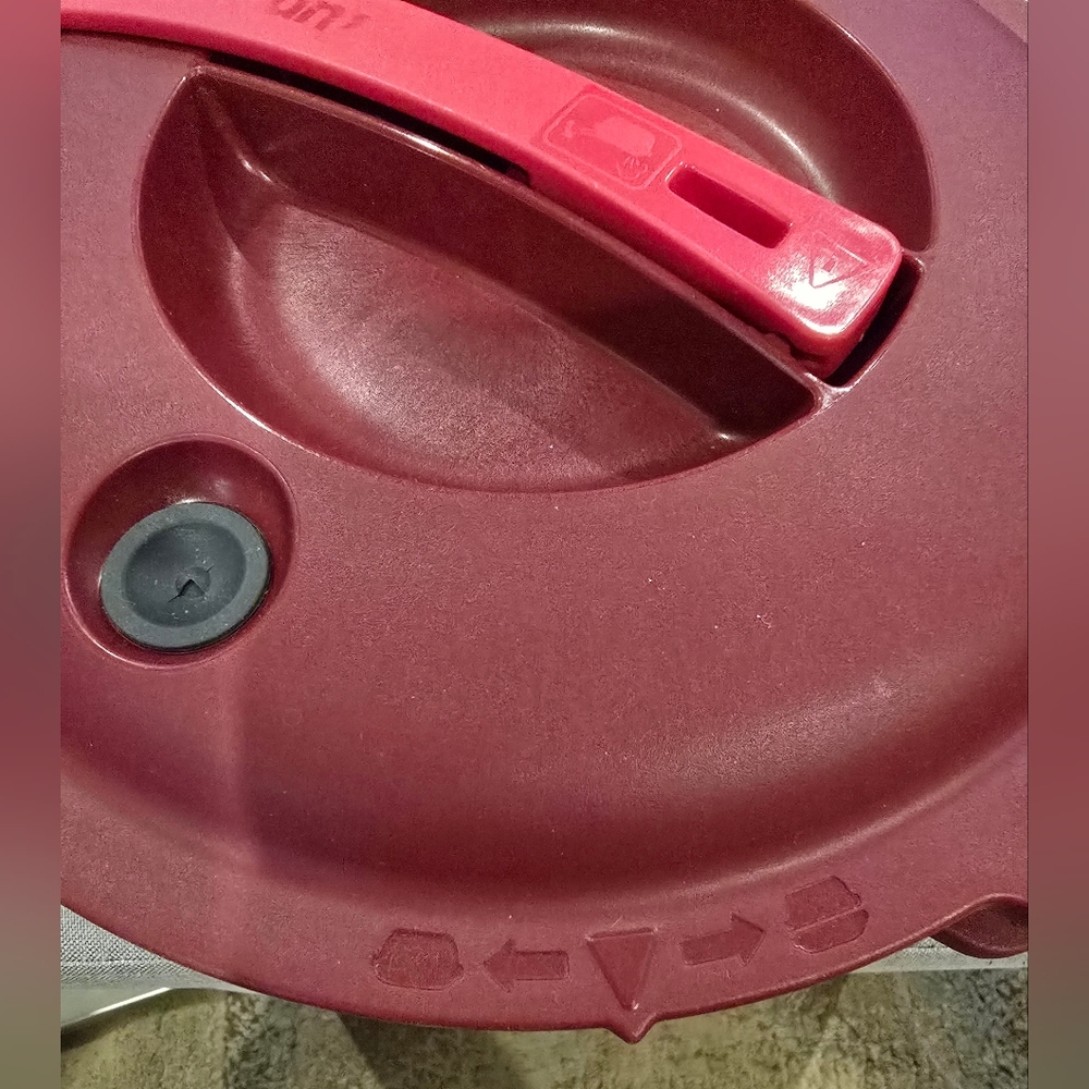 Tupperware Microwave Pressure Cooker - Picture 9 of 11